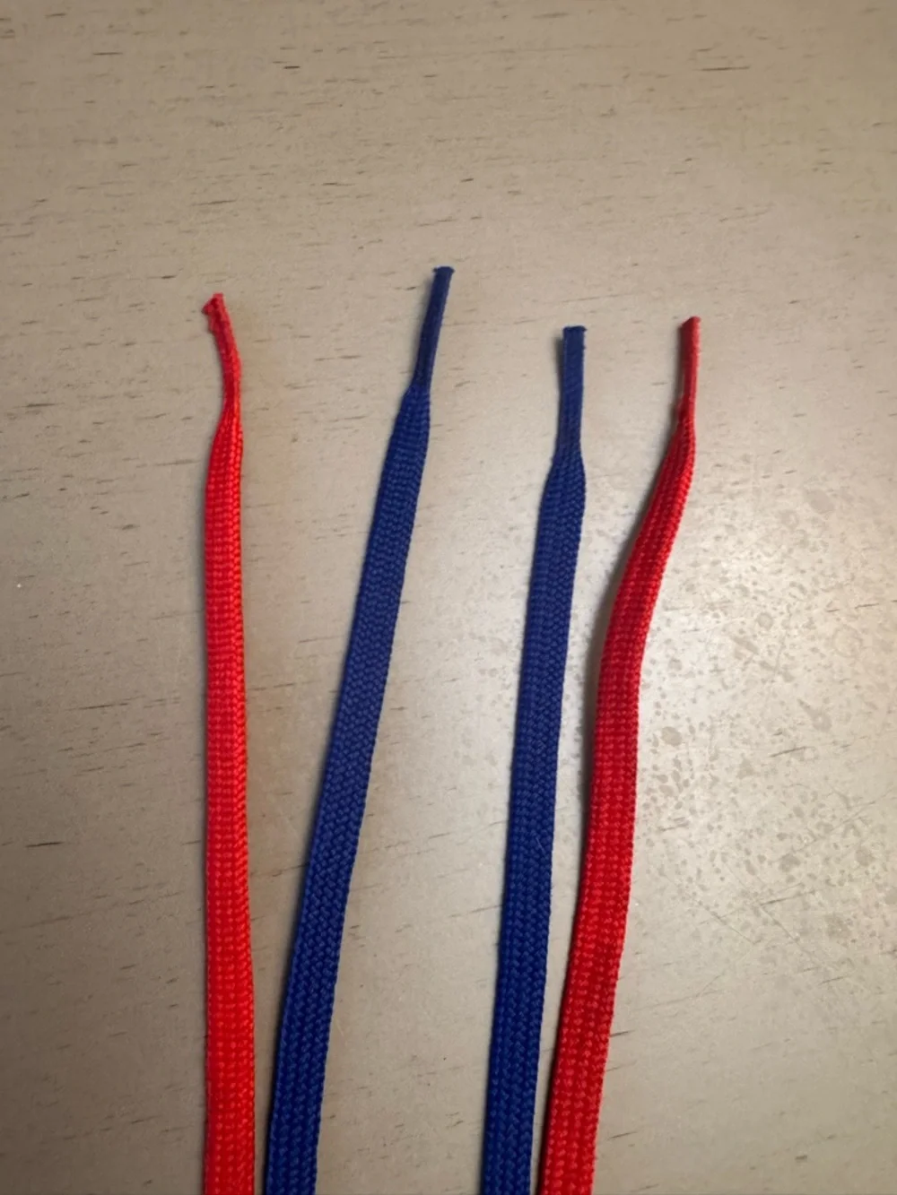 Kids Red and Royal Blue Learn To Tie Shoestrings- Pair in EUC. WORKS!!